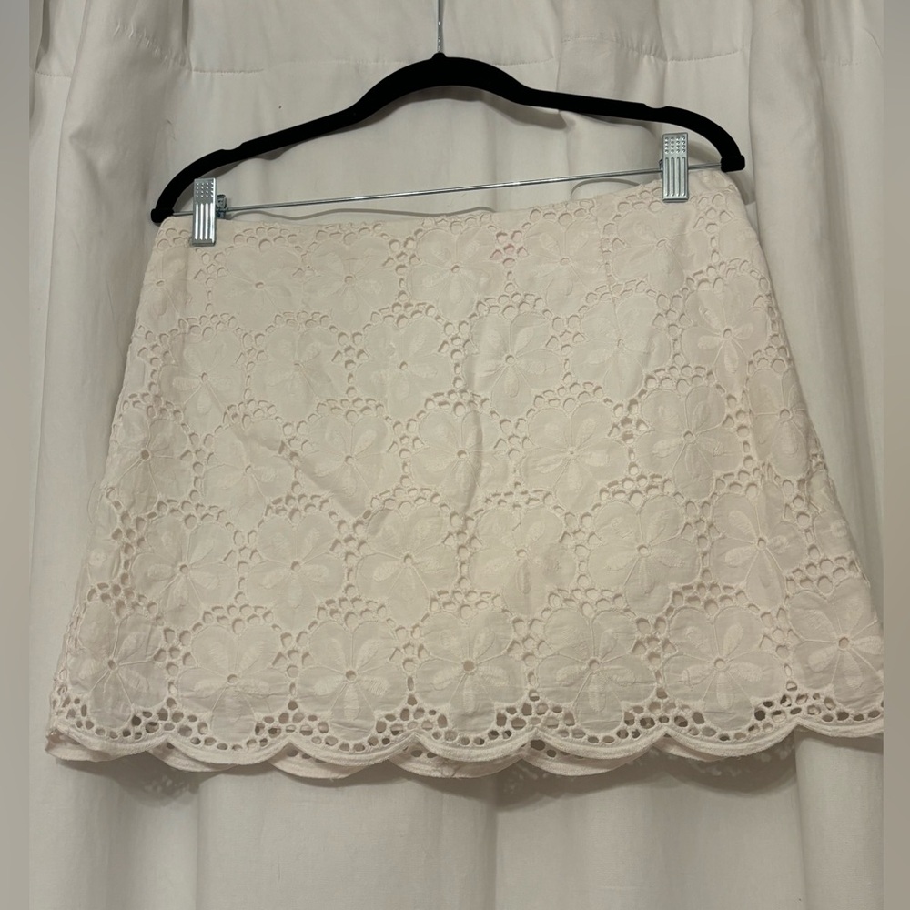 EUC Lilly Pulitzer Skirt Whit Floral Eyelet
